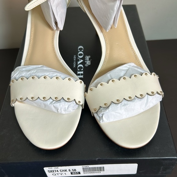 COACH Monica Soft Shine Calf Chalk Kitten Heel Scallop Leather Sz 8.5 NEW - Picture 7 of 12